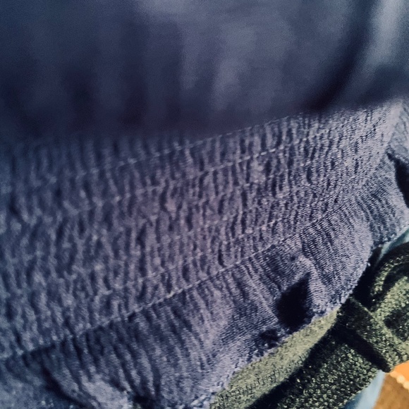 Women’s Boho top w/embellishment on front and key hole neck - Picture 6 of 8